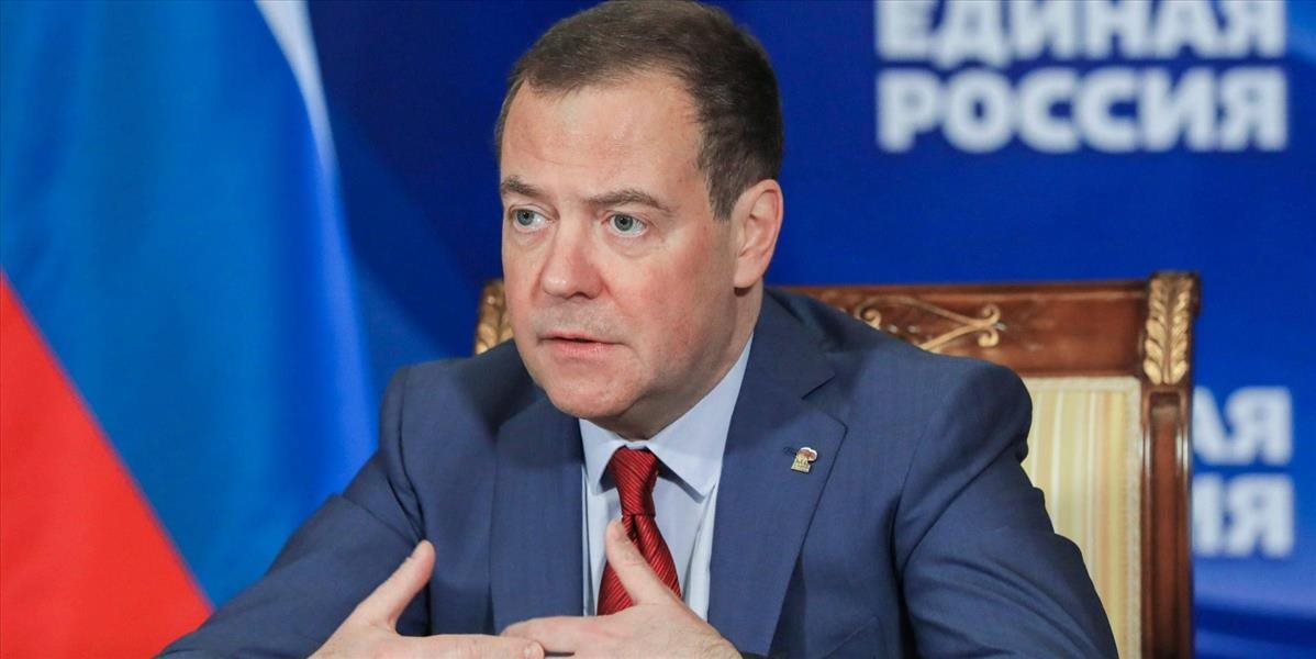 Koho označil bývalý ruský prezident Medvedev za zradcov?