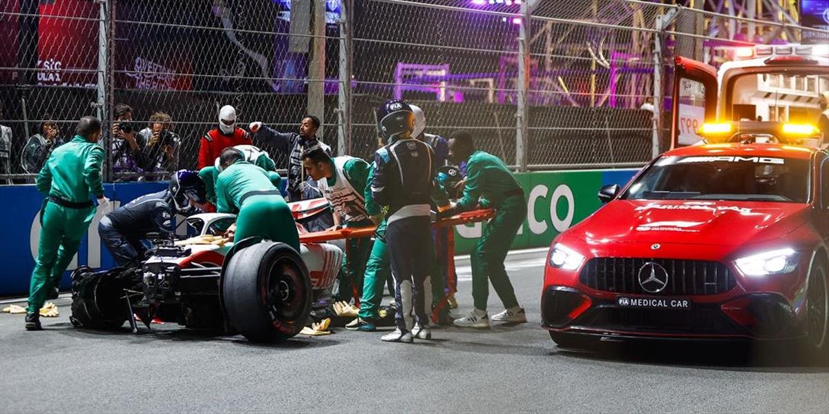 F1: Schumacher mal hrôzostrašnú nehodu a do pretekov nenastúpi, Hamilton zažil jednu z najhorších kvalifikácii svojej kariéry