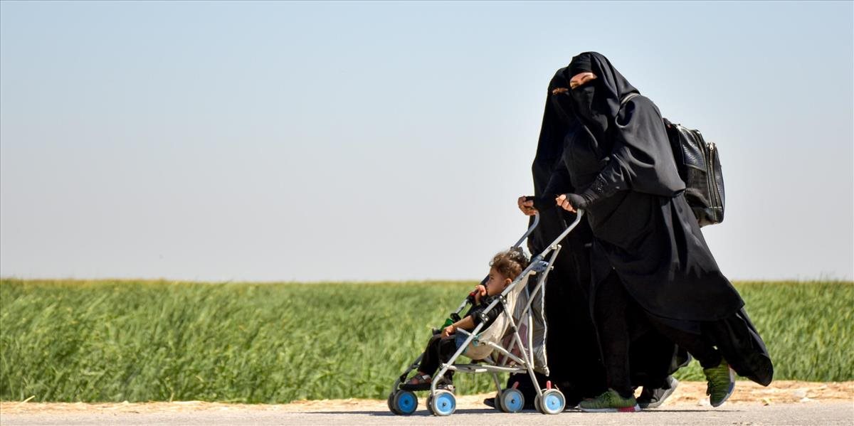 Taliban obmedzil ženám cestovanie. Čo im zakázal?