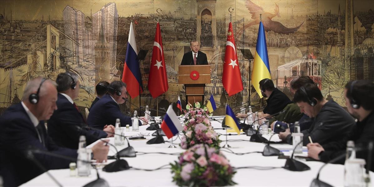 AKTUALIZÁCIA - Mierové rokovania sa skončili. Rusko radikálne zníži svoju vojenskú aktivitu pri Kyjeve