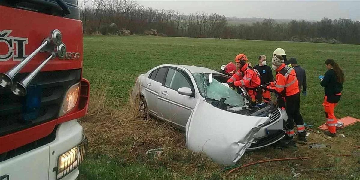 Vážna dopravná nehoda si vyžiadala päť zranených