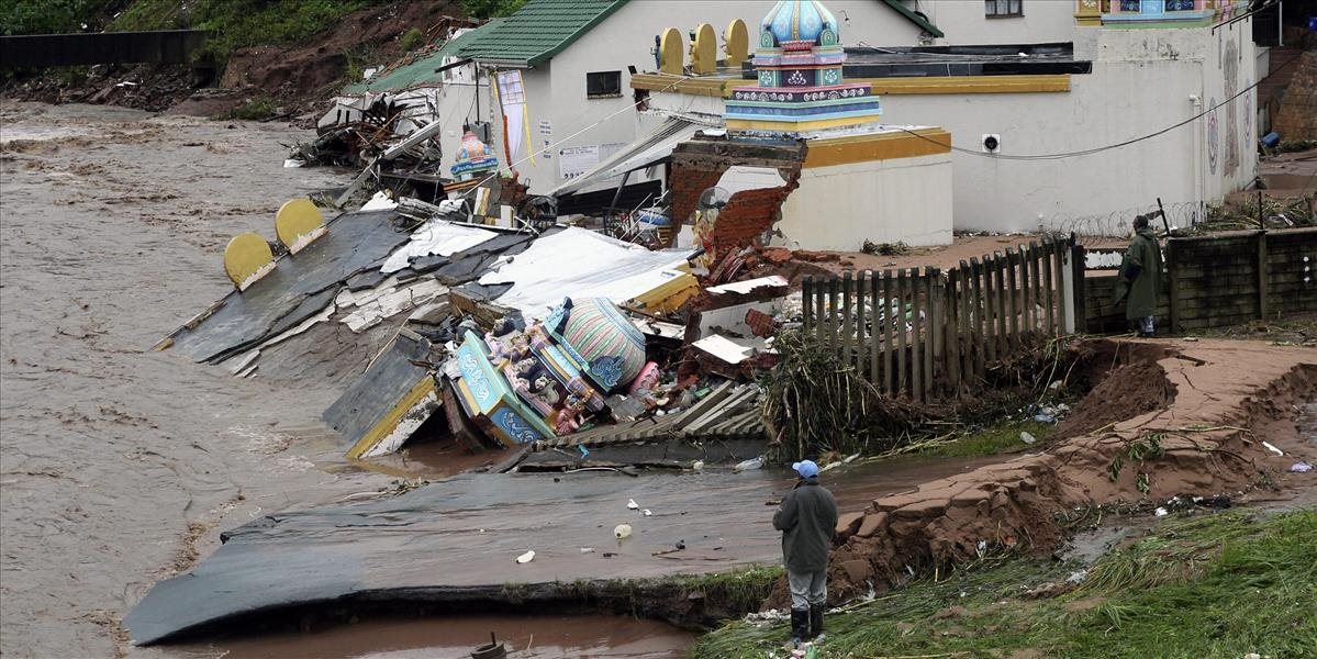 VIDEO: Ničivé záplavy si vyžiadali už vyše 300 mŕtvych!