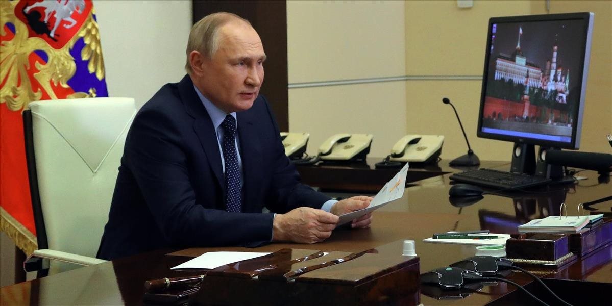 Putin vyznamenal brigádu, ktorú Ukrajina obvinila z vojnových zločinov