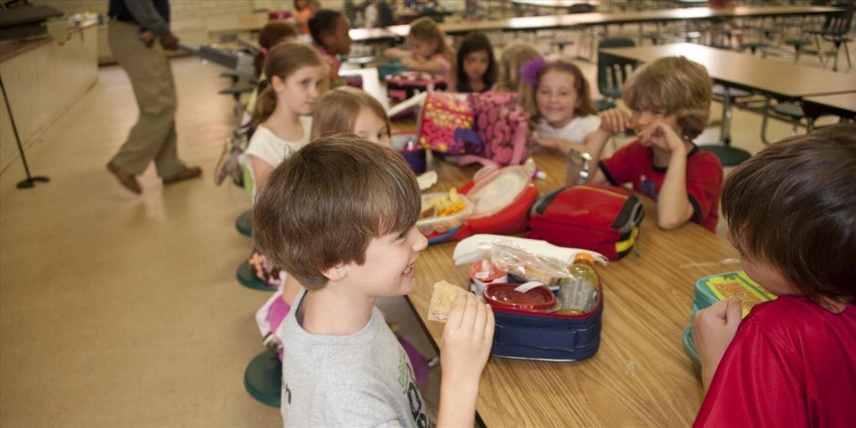 Vytriedené tetrapaky sa ako ekologické výrobky vrátia do škôl