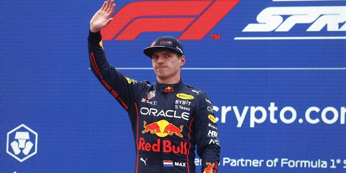 F1: Max Verstappen ovládol nepriateľské územie v Imole, Ferrari zažilo katastrofálny víkend