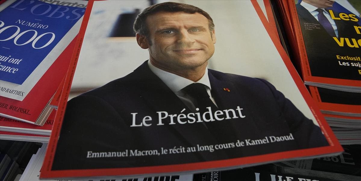 Znovuzvolený prezident Macron sa len tesne vyhol zásahu paradajkami