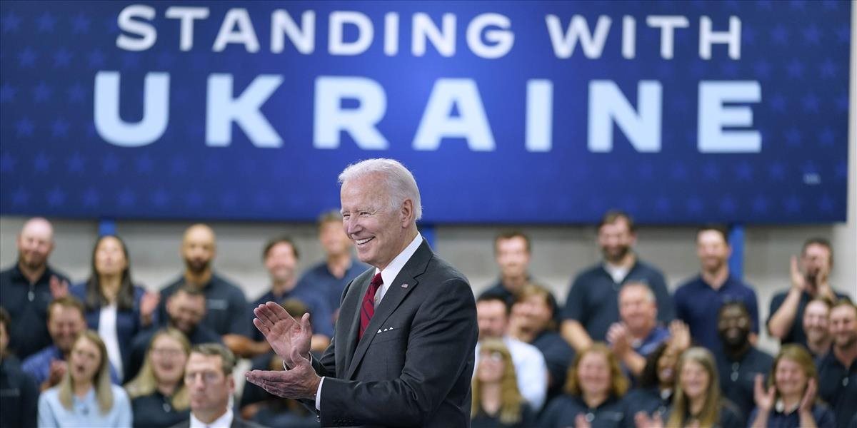 Joe Biden telefonoval Olafovi Scholzovi. Hovorili o ďalšom postupe