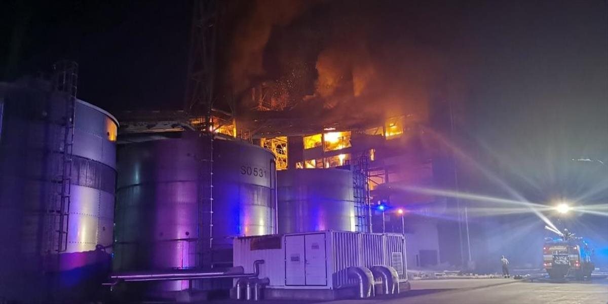 Vo výrobnej hale v Malackách došlo k explózii s následným požiarom