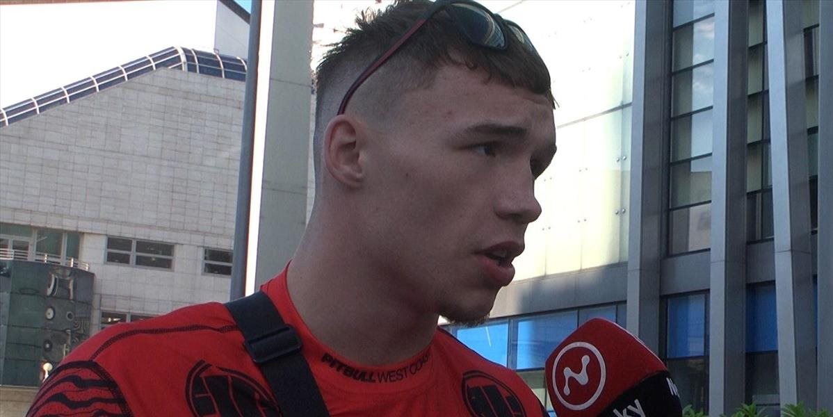 REPORTÁŽ RFA vstúpila do hry sebavedome ako jej borec Fapšo: „Koho mi dajú, toho musím zbiť, to je potrava pre moju rodinu.“