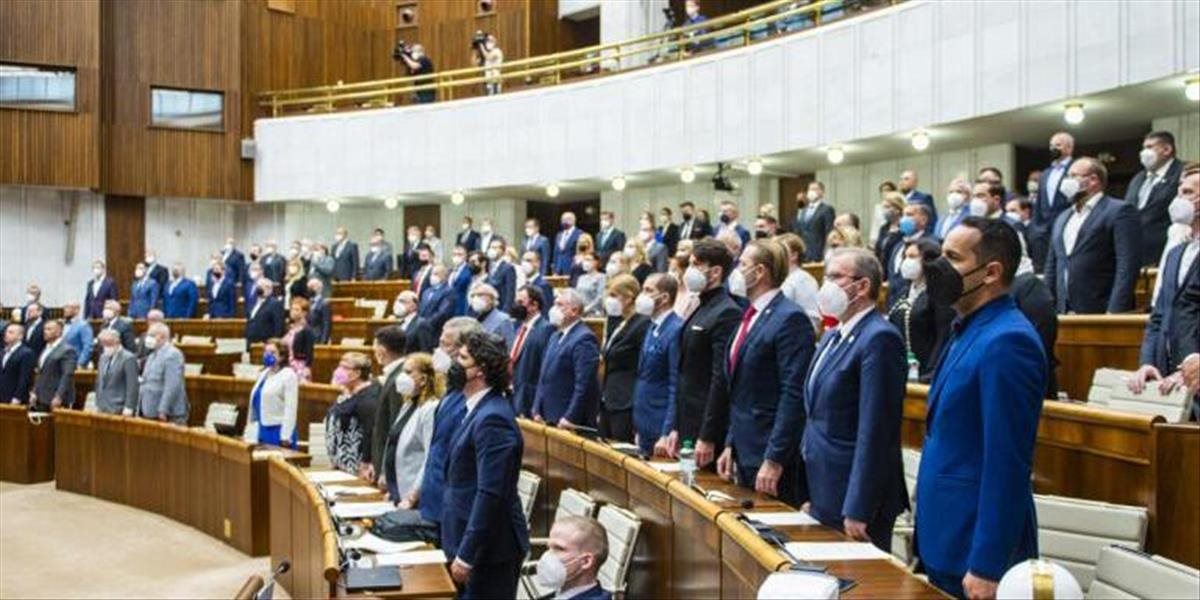 Poslanci v úvode dňa rokujú o podpore štátneho nájomného bývania