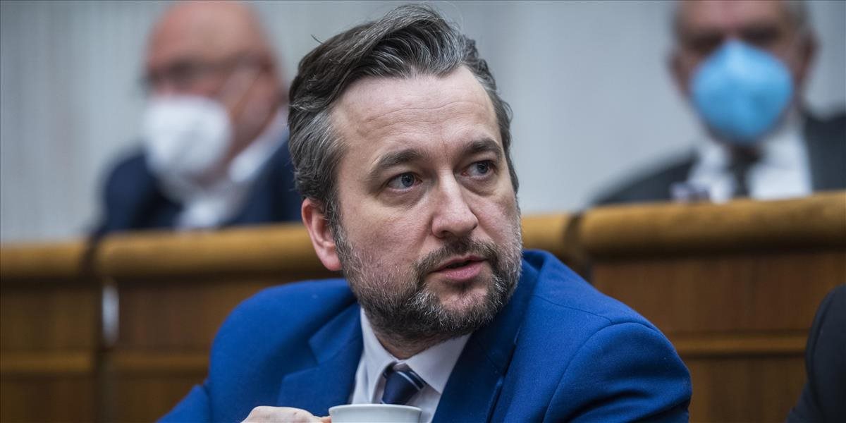 Ľuboš Blaha vydal v SAV knihu pod pseudonymom. Riaditeľ ústavu odstúpil!