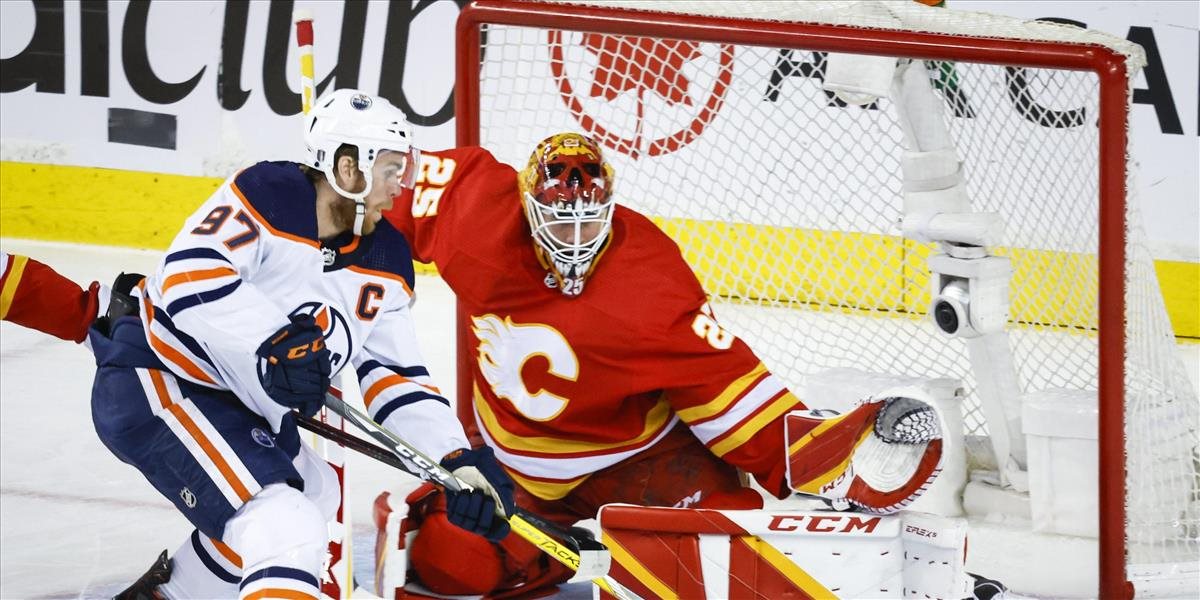 NHL: McDavid spečatil postup Edmontonu, Carolina sa ujala vedenia v sérii proti NY Rangers