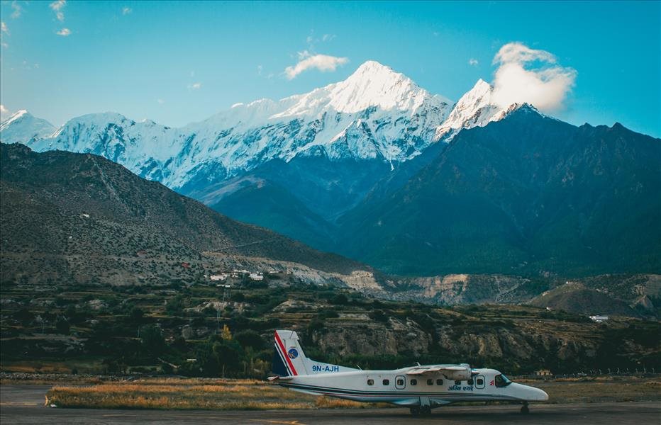 V Himalájach sa stratilo lietadlo s 22 ľuďmi na palube!