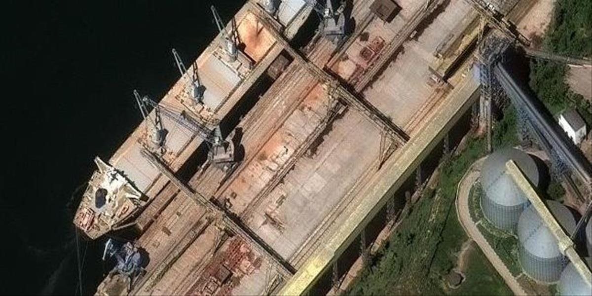Satelitné zábery ukazujú ruskú loď s obilím údajne ukradnutým na Ukrajine