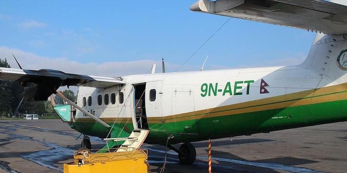 Záchranári našli v troskách lietadla 14 tiel