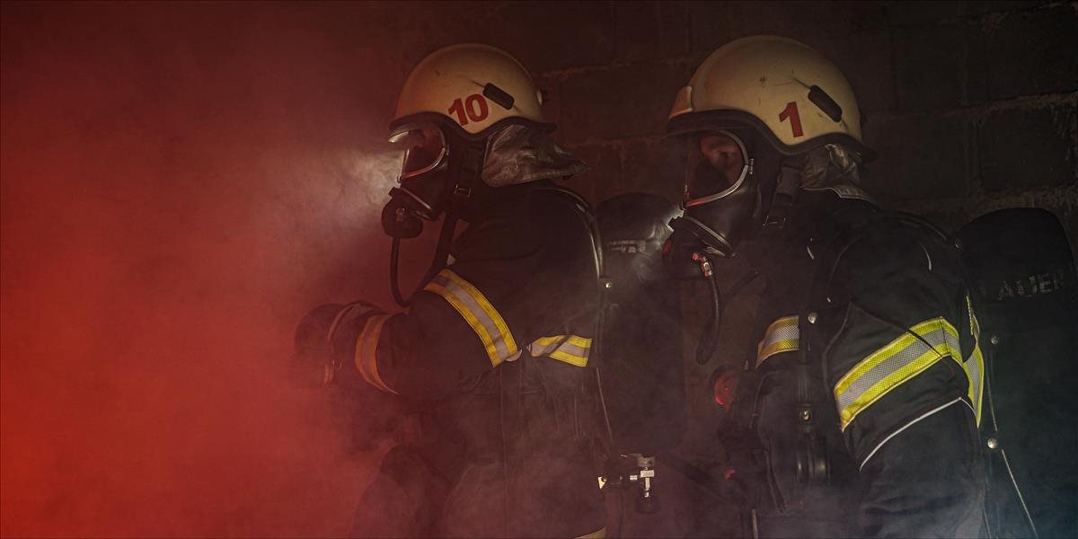 Pri Prahe horí opatrovateľské centrum, 54 klientov je zranených!