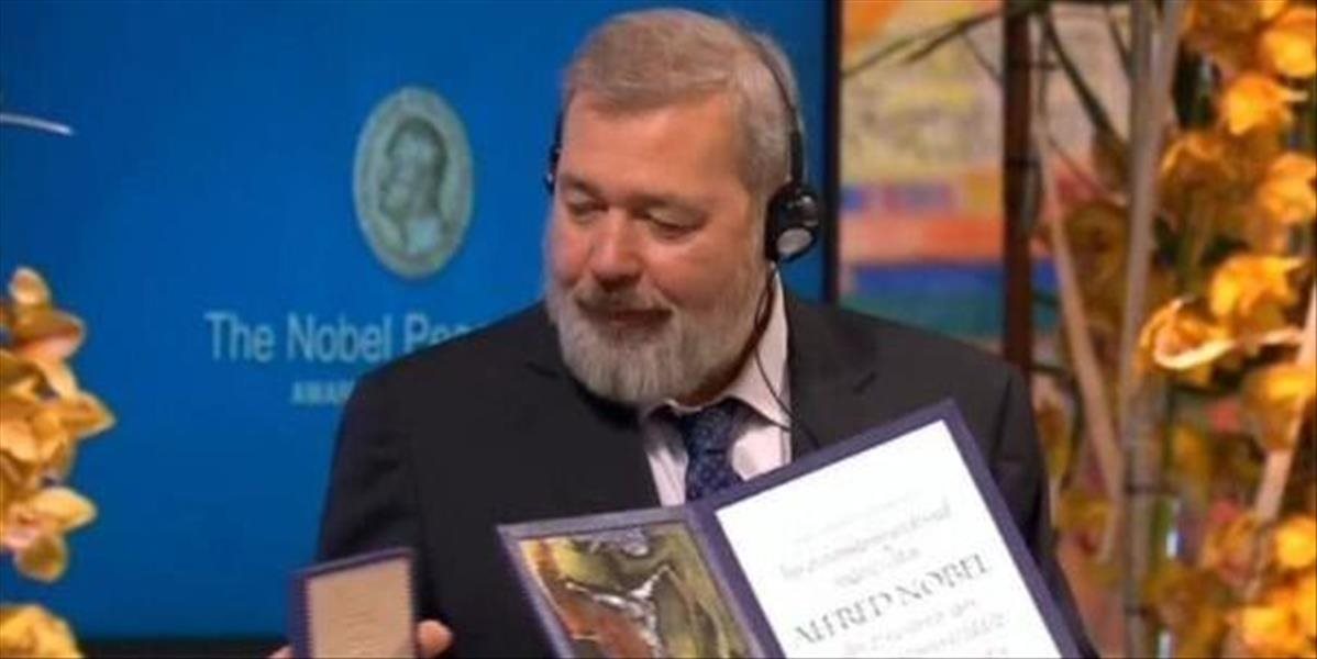 Ruský novinár Muratov spravil dojímavé gesto so svojou Nobelovou medailou