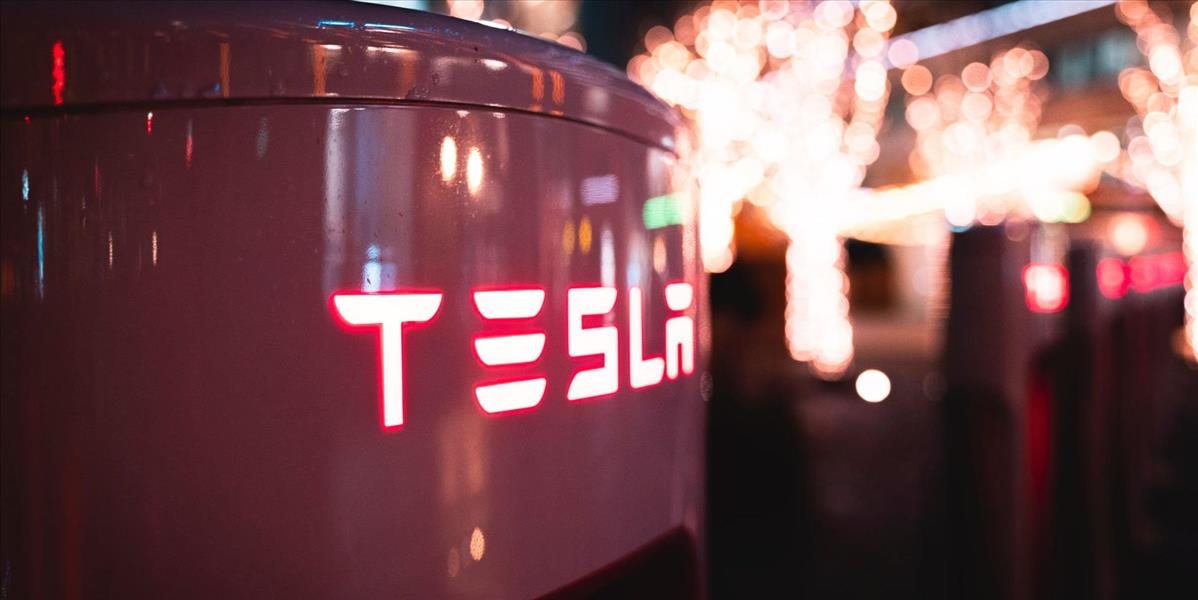 Spoločnosť Tesla bude prepúšťať! Elon Musk má zlý pocit z vývoja ekonomiky