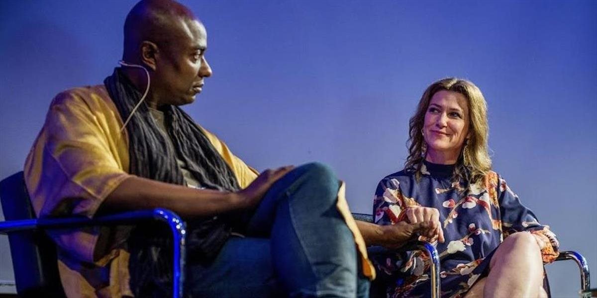 Krásna princezná sa zasnúbila so známym americkým šamanom