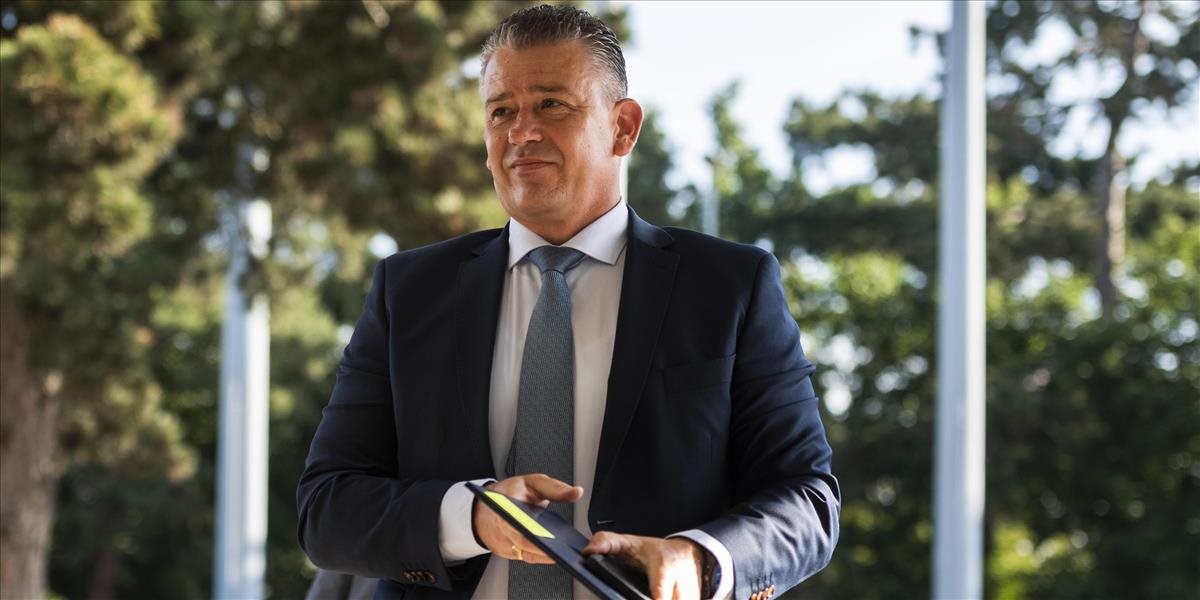 Hasiči, policajti a ďalší zamestnanci ministerstva vnútra budú mať vyššie platy