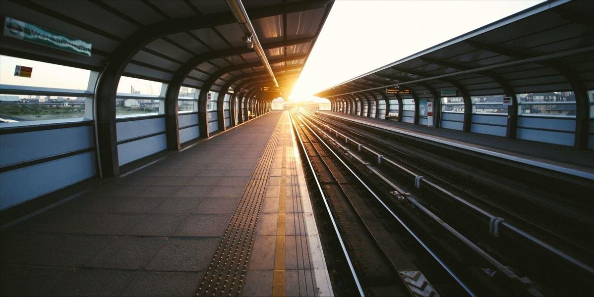 Z Prahy začal premávať priamy vlakový spoj na letisko vo Viedni