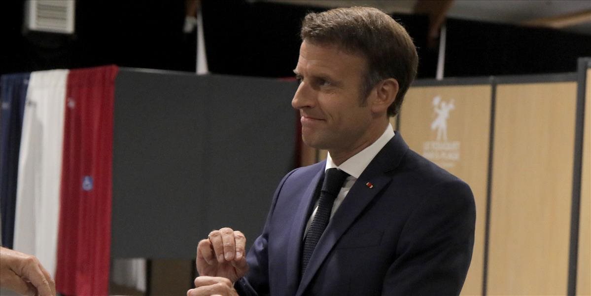 Macron prišiel o parlamentnú väčšinu. Bude to mať náročné