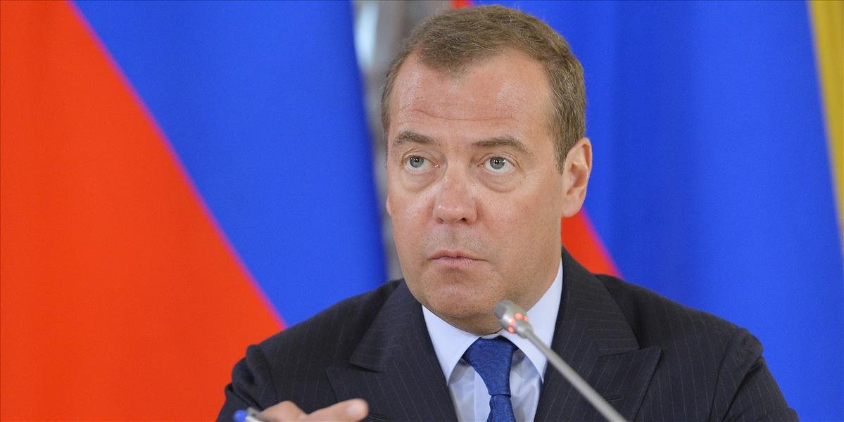 Medvedev: Američania by mali prosiť Moskvu!