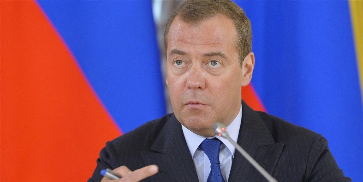 Zásah na Kryme zo strany krajiny NATO by znamenal tretiu svetovú vojnu, vyhlásil Medvedev