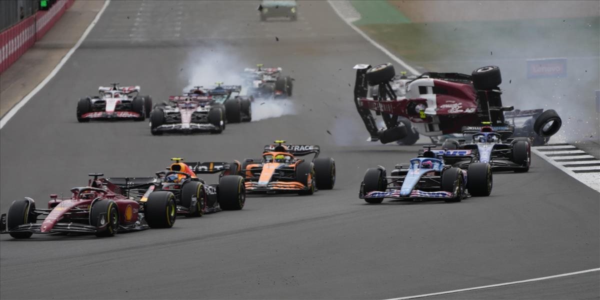F1: Sainz vyhral prvé preteky v kariére! Hrôzostrašná nehoda v úvodnom kole