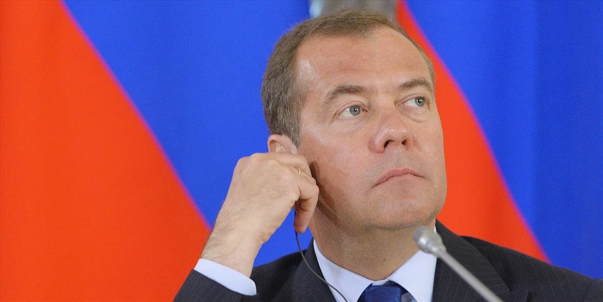 Nápad potrestať krajinu s najväčším jadrovým arzenálom je absurdný, uviedol Medvedev