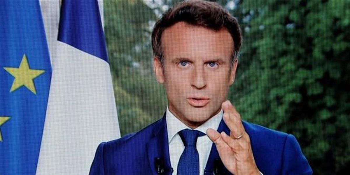 Macron vyzval Francúzov, aby sa pripravili na zimu bez plynu a pouličného osvetlenia