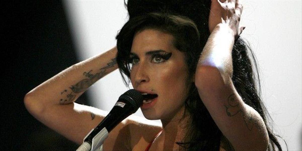 Dychberúca biografia o Amy Winehouse dostala zelenú
