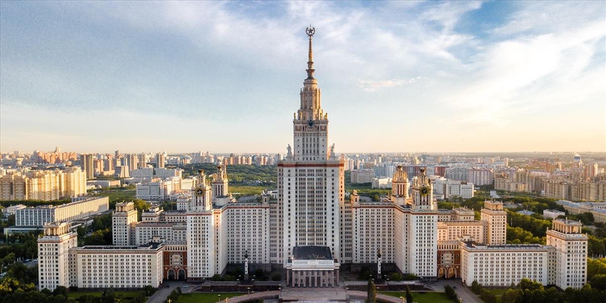 Medvedev: „NATO i Ukrajina pre nás znamenajú veľkú hrozbu."