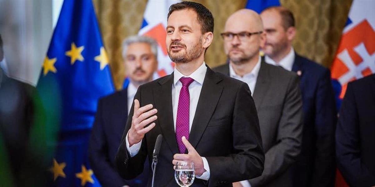Eduard Heger vysvetľuje priamy nákup vrtuľníkov: Môže za to to, že sme vo vojne