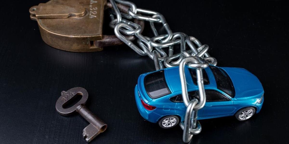 Jednoduché triky, ako chrániť auto pred krádežou počas celého roka
