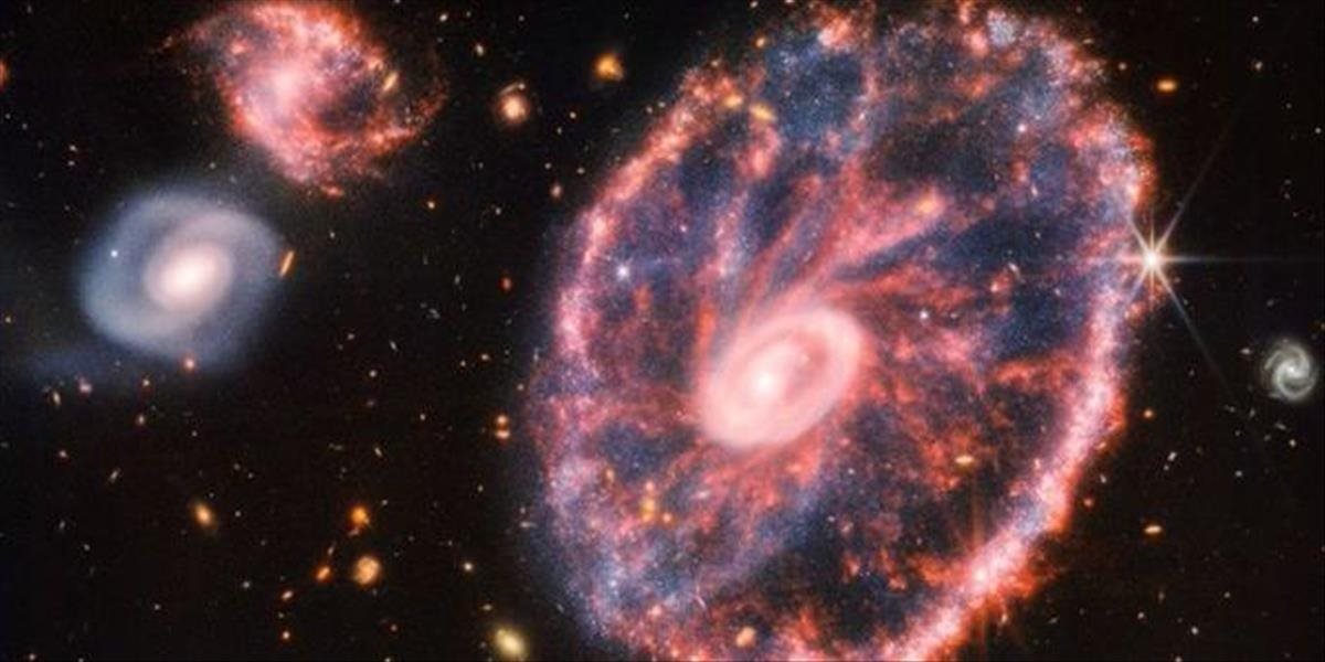 Webbov teleskop zachytil galaxiu známu ako Koleso voza