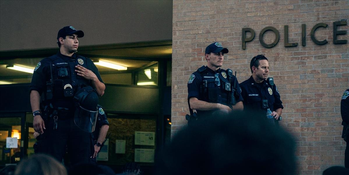 Policajná stránka: Nie sme riadení politikmi, to môže povedať len dezinformátor