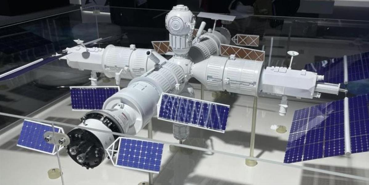 Roskosmos prvýkrát ukázal model budúcej ruskej orbitálnej stanice na fóre Army-2022