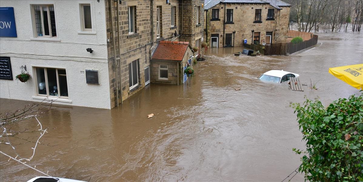 Časť Spojeného kráľovstva bojuje so záplavami. Toto ohrozuje ľudí!