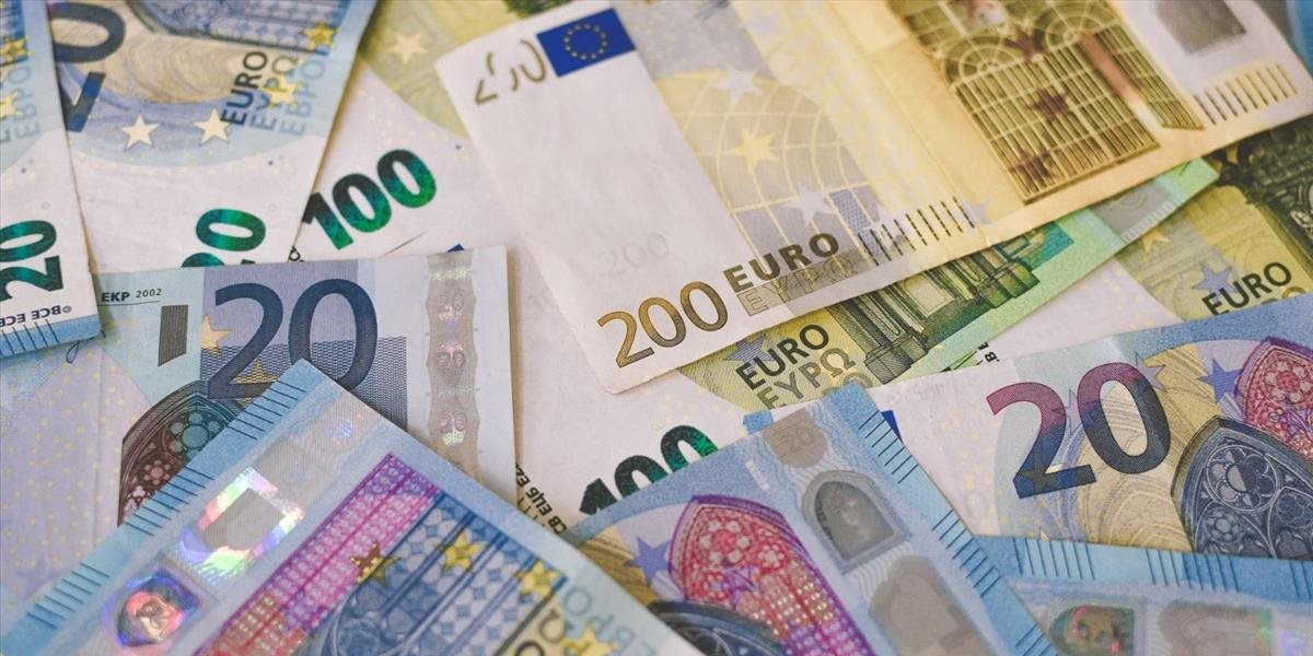 Vláda schválila rast platov pre zamestnancov v štátnej správe