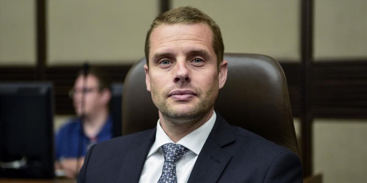 Neviem si predstaviť, že by som hlasoval za pád vlády, uviedol Klus