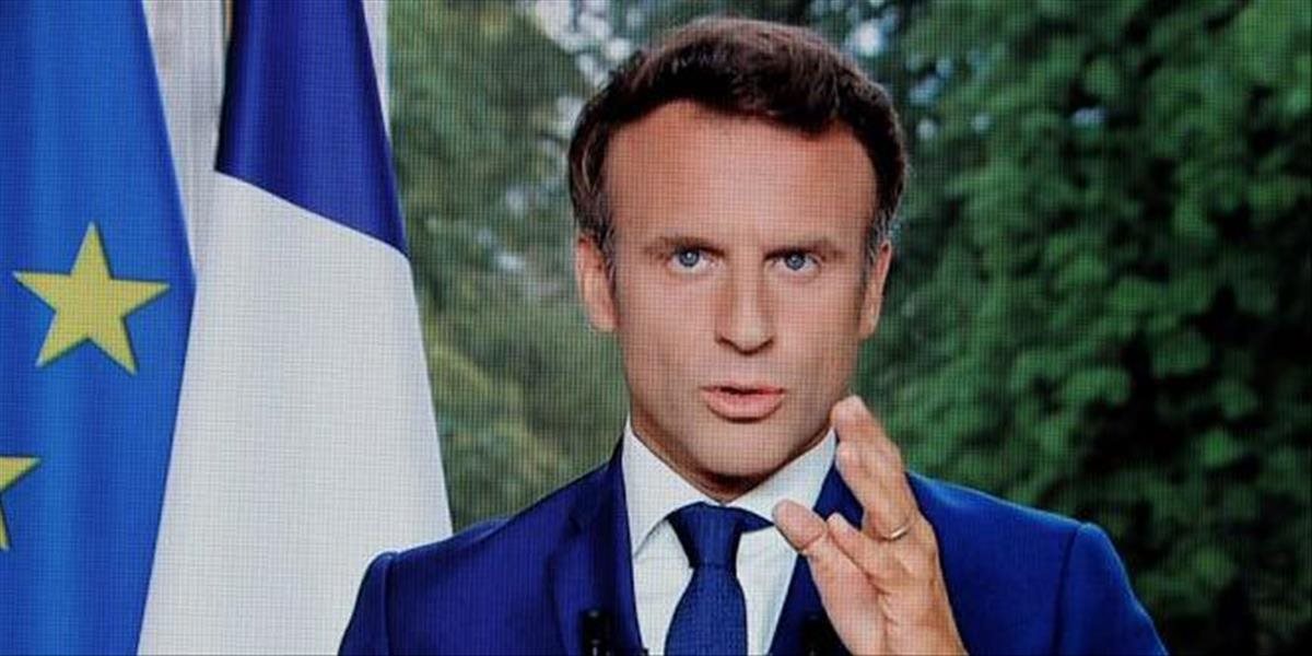 Macron žiada Úniu, aby začala naplno bojovať proti ruským dezinformáciám