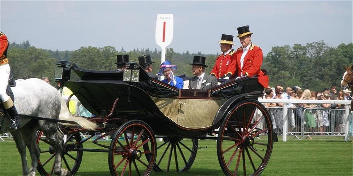 Škandály a bolesti kráľovskej rodiny: Kráľovná manželka, ktorá nebola krásna, nebola panna a ktorá ukradla kráľovo srdce