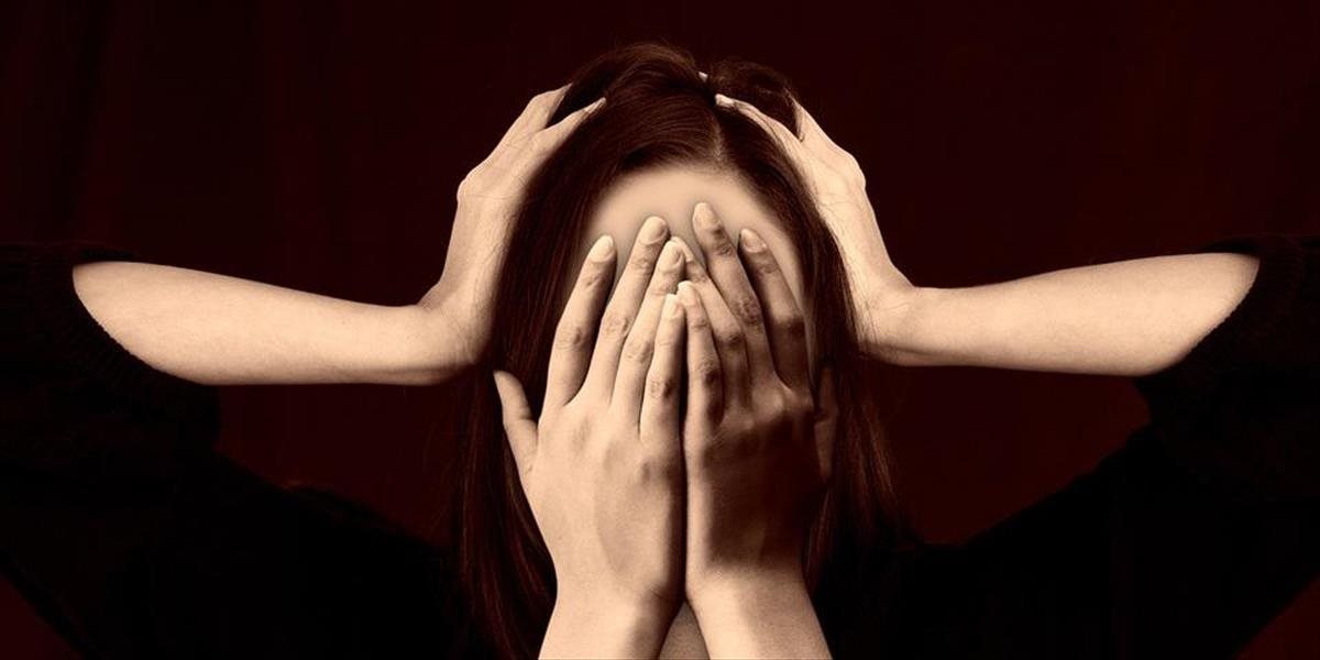 Drhli ju v ľadovej vode, šikanovali a týrali. Vykorisťovatelia sa jej báli, a keď písala o korupcii, radšej ju vyhostili. Nellie Bly bola žena, ktorá zmenila investigatívnu žurnalistiku