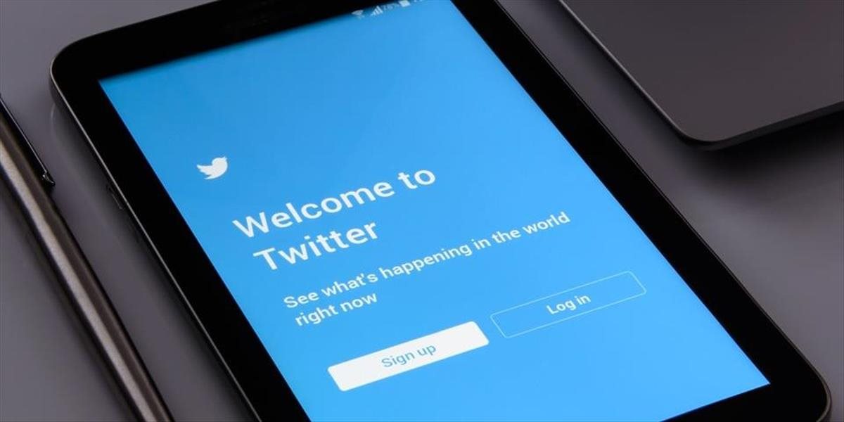Twitter oznámil, že v piatok začne s prepúšťaním zamestnancov