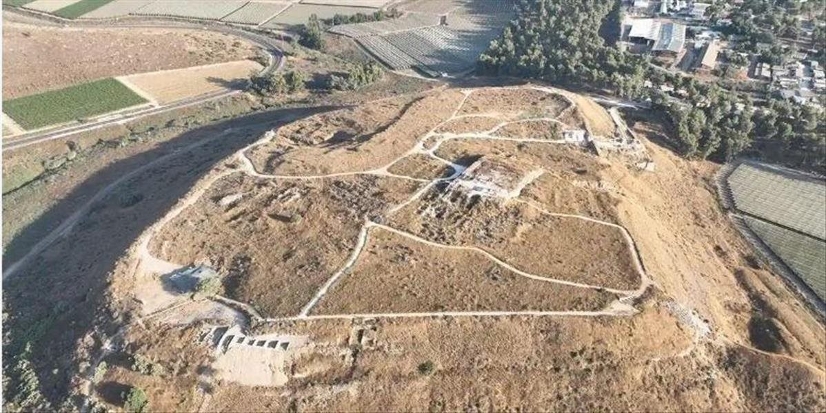 Na hrebeni na vši objavili najstarší nápis v hláskovej abecede