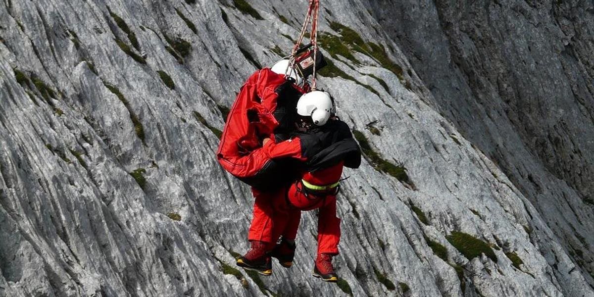 Horskí záchranári pomáhali v Západných Tatrách turistke so zranenou nohou