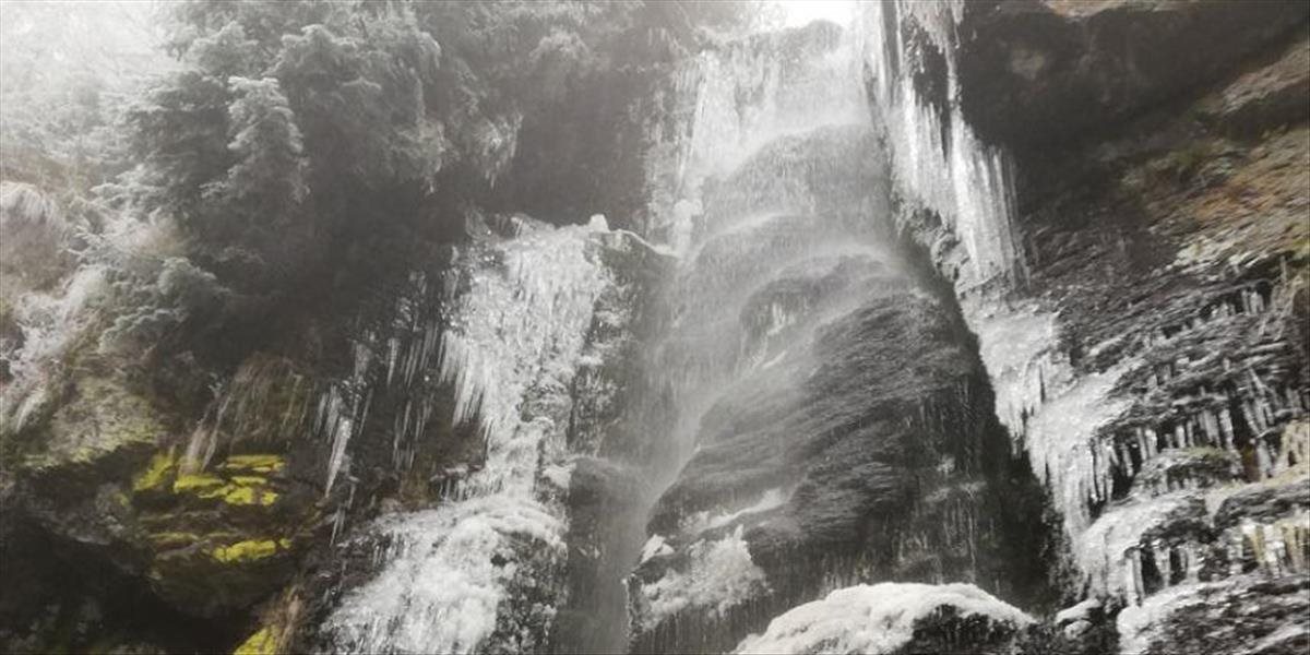 Chodník k hriňovskému vodopádu Bystrô doplnili o oddychové miesta a ferratovú cestu