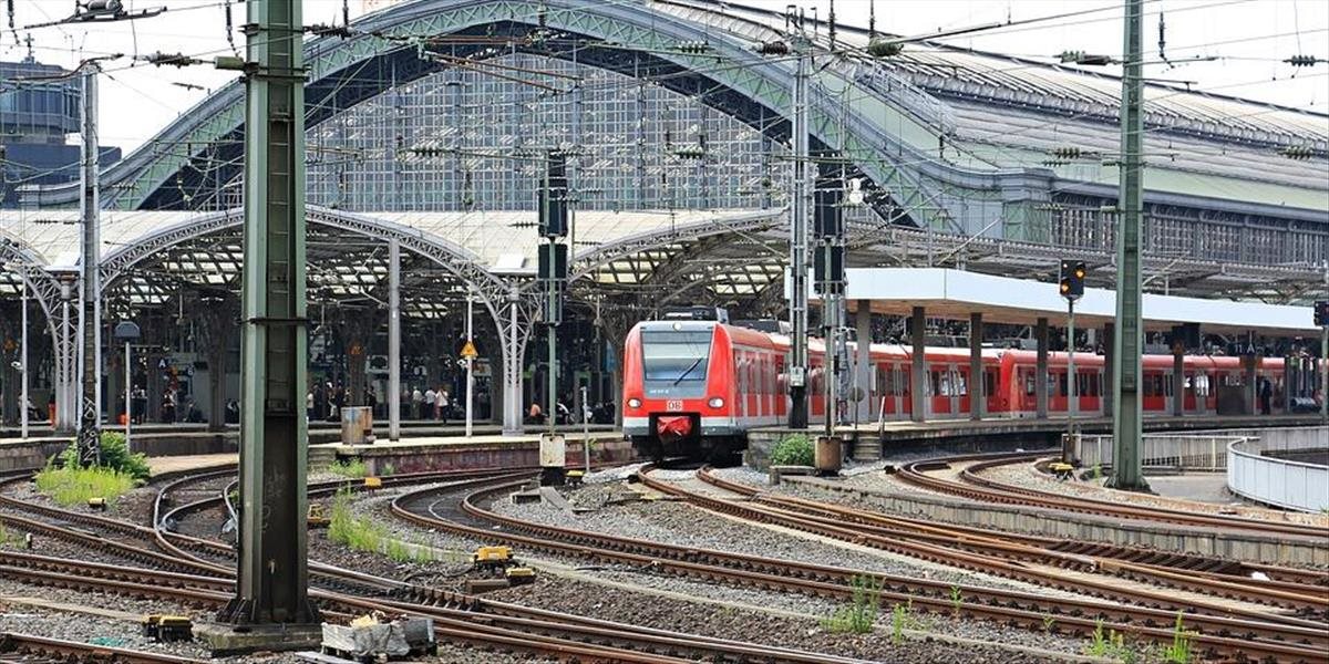 Celoštátny štrajk v Rakúsku zastavil na 24 hodín železničnú dopravu