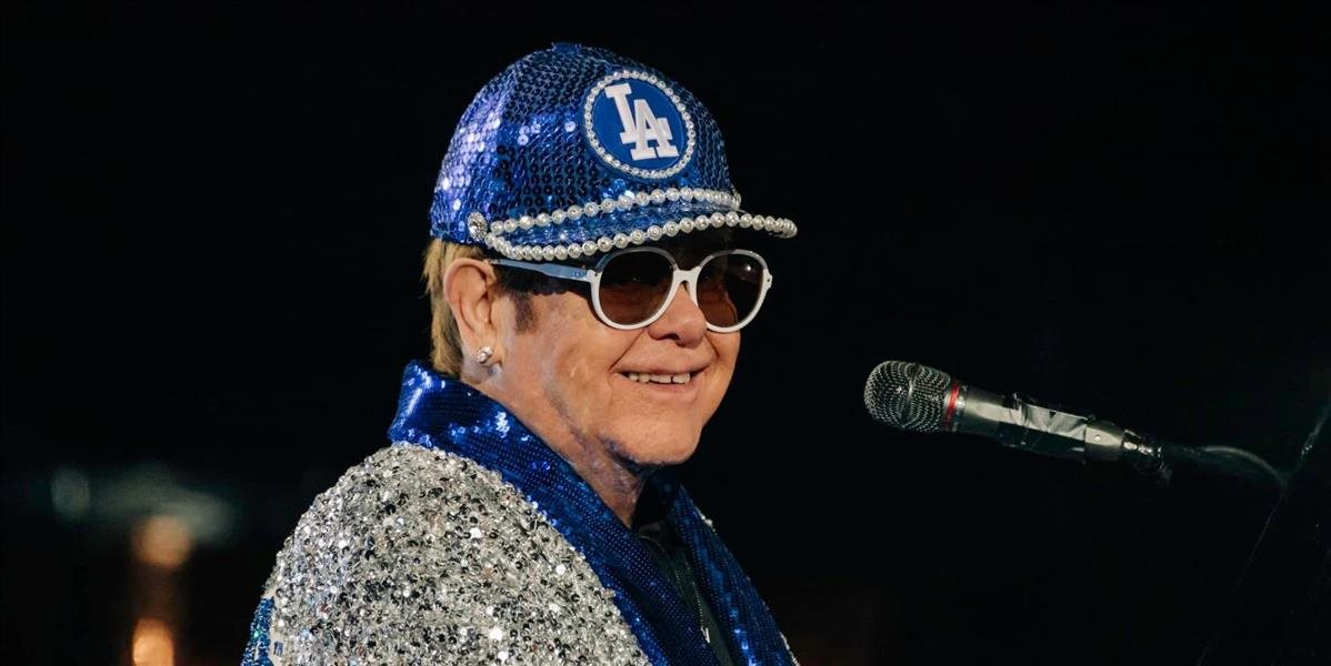 Elton John odohrá svoj rozlúčkový koncert v Británii na festivale Glastonbury
